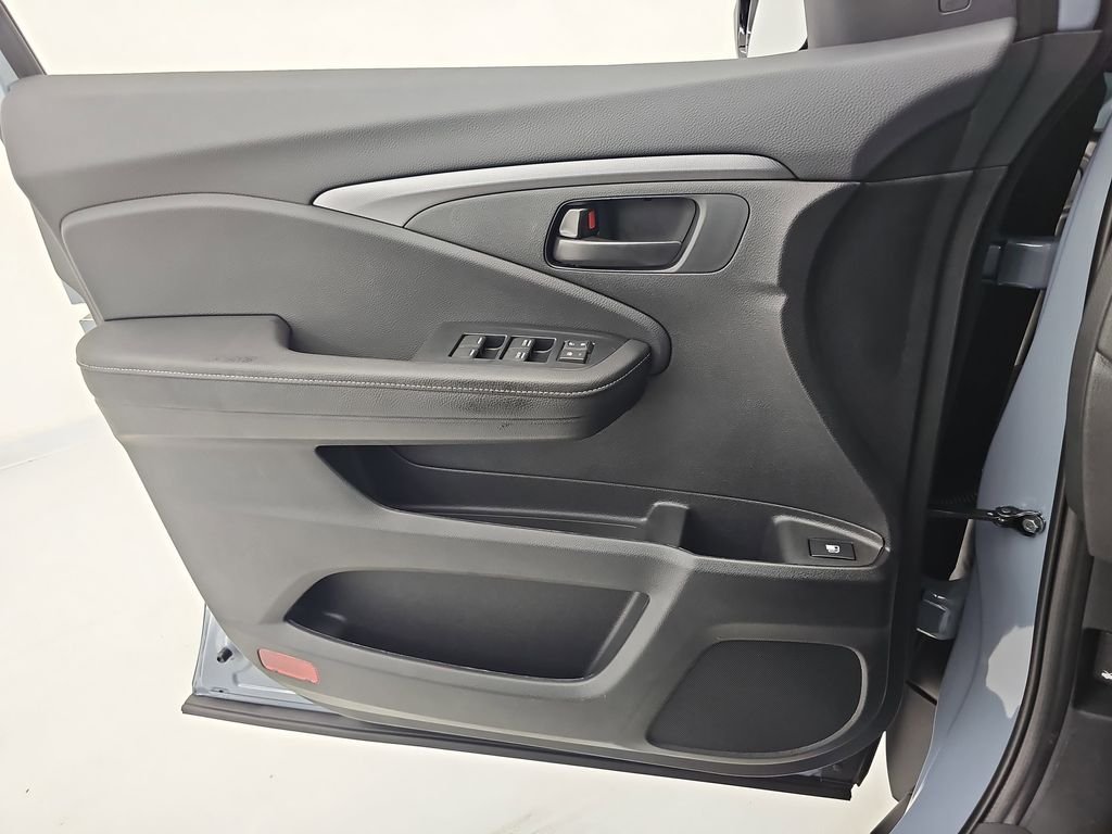 2025 Honda Ridgeline Sport - Photo 33