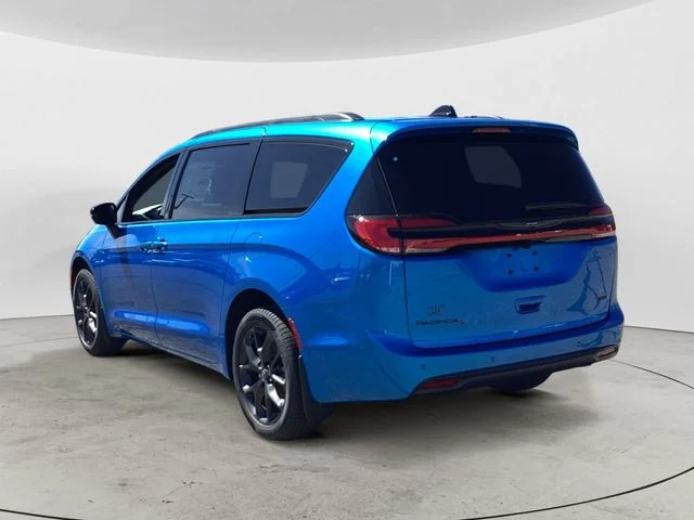 New 2026 Blue Pearl Chrysler SELECT AWD image 3