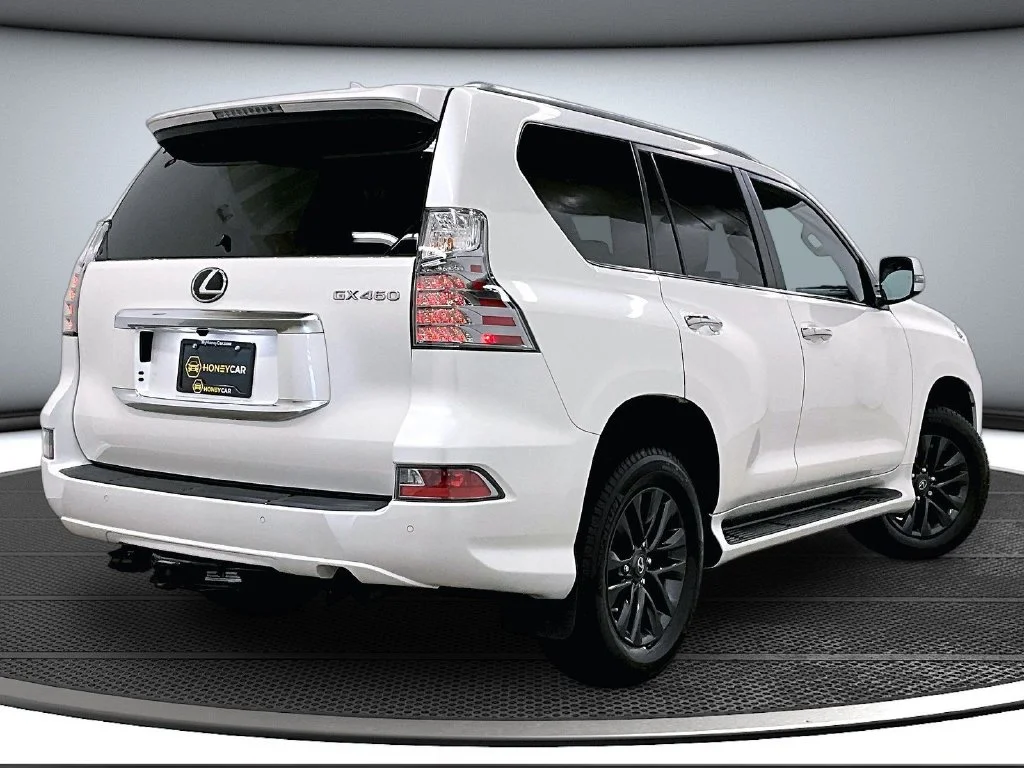 Used 2023 White Lexus 460 image 6