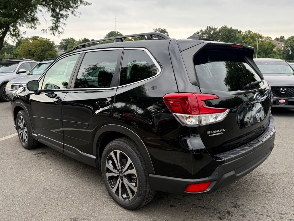 Used 2023 Crystal Black Silica Subaru Limited image 8