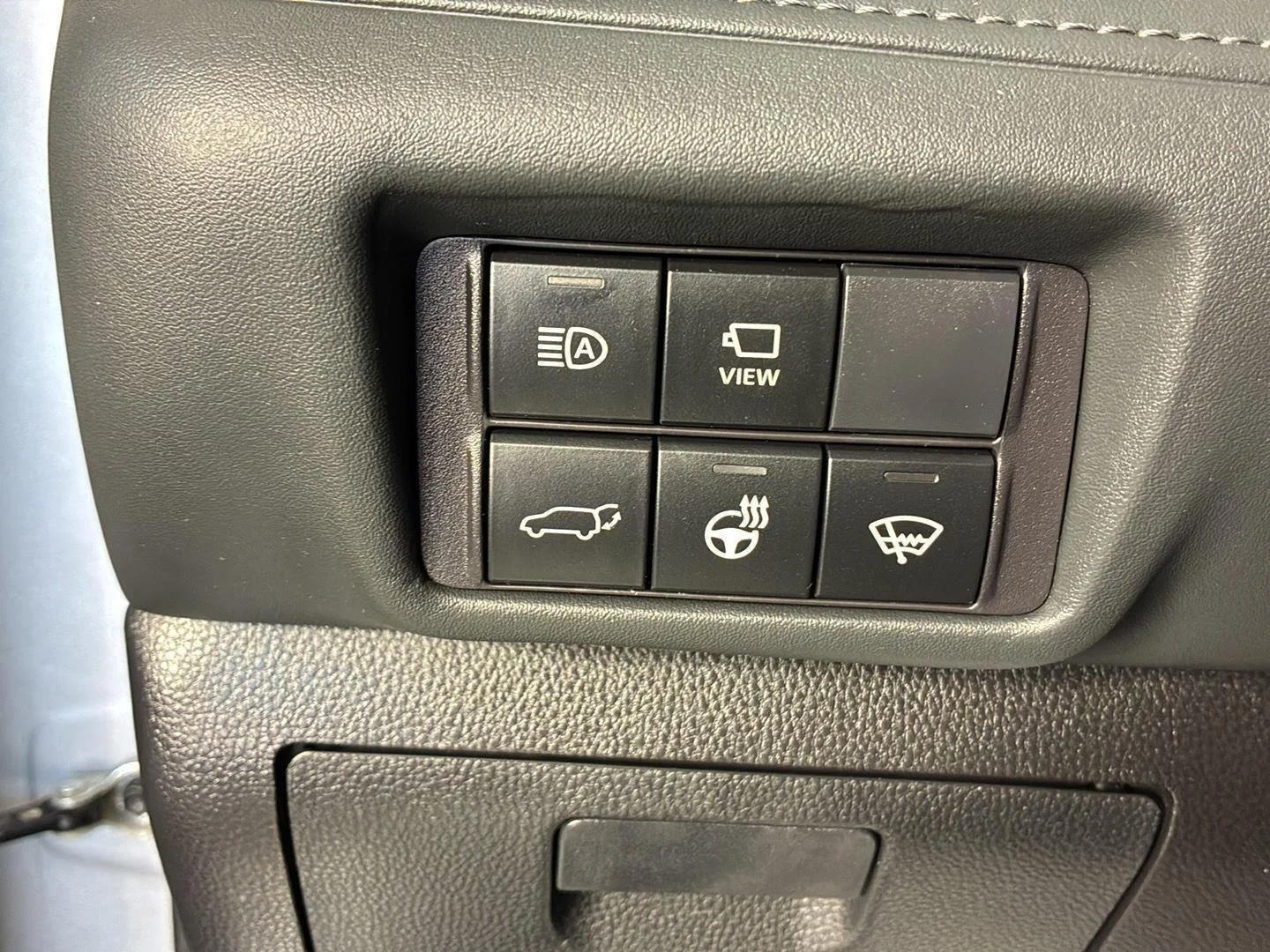 Used 2022 Celestial Silver Metallic Toyota Platinum image 29