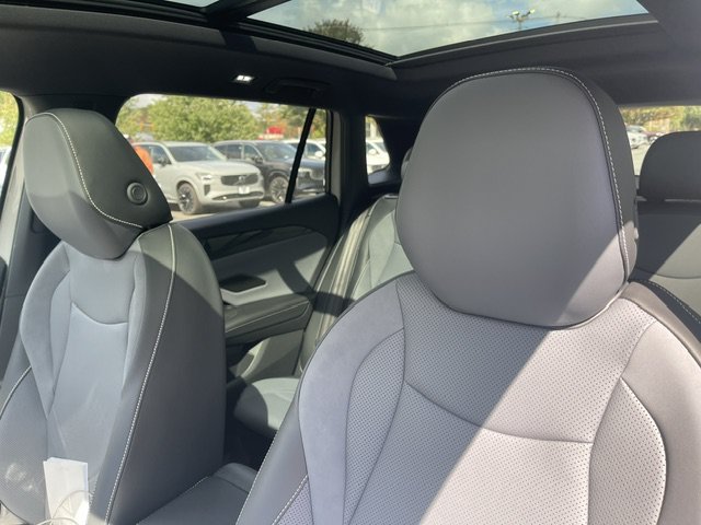 New 2026 Sandstone W/Deep Black Roof Volkswagen 2.0T SE R-Line Black image 10