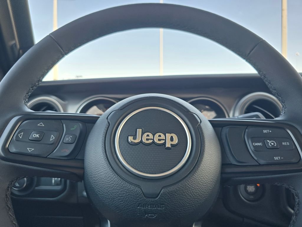 Used 2023 Gray Jeep Sport S image 25