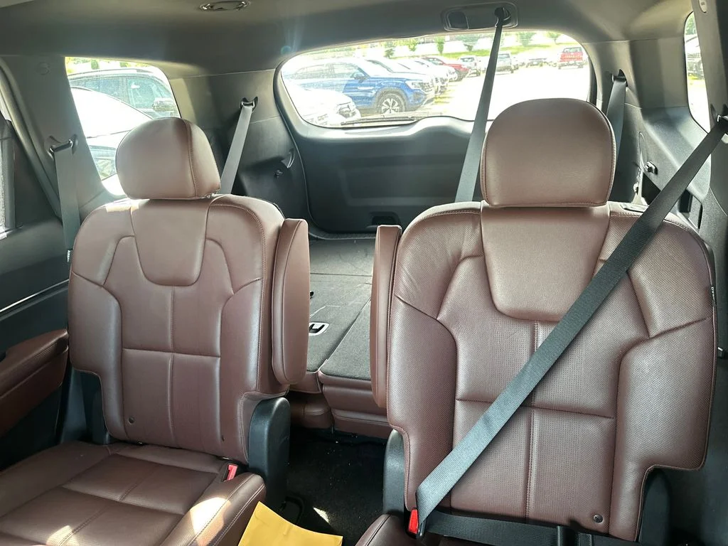 Used 2024 White Kia EX image 50