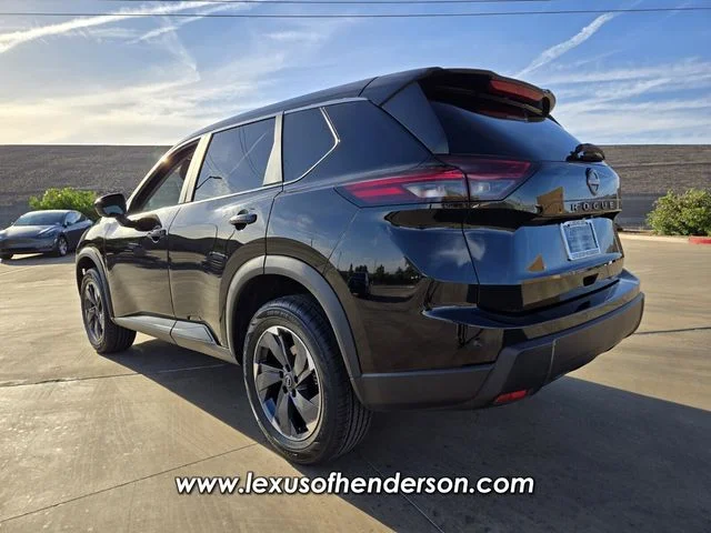 2025 Nissan Rogue SV - Photo 4