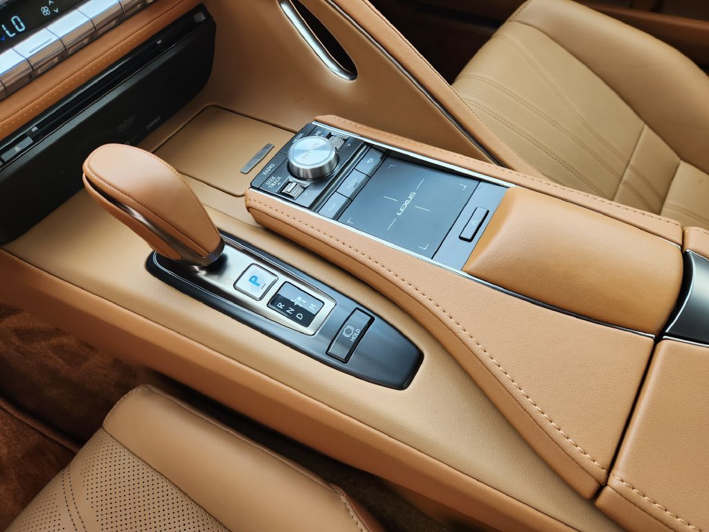 Used 2018 Infrared Lexus 500 image 20