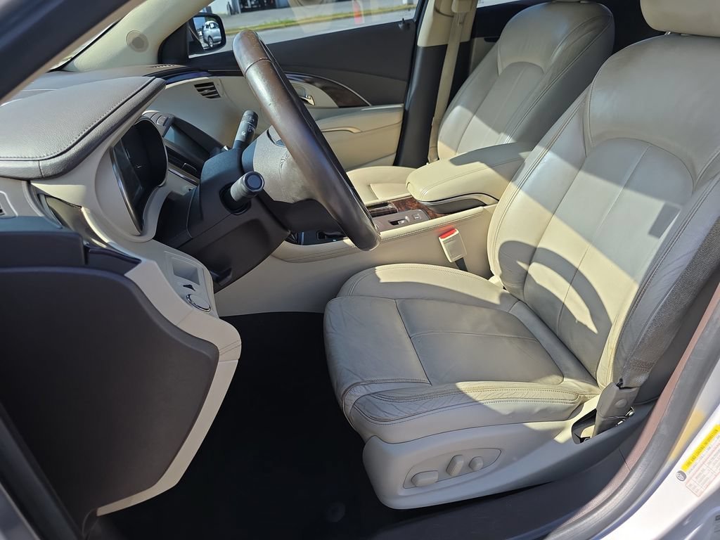 Used 2015 QUICKSILVER METALLIC Buick Leather image 12