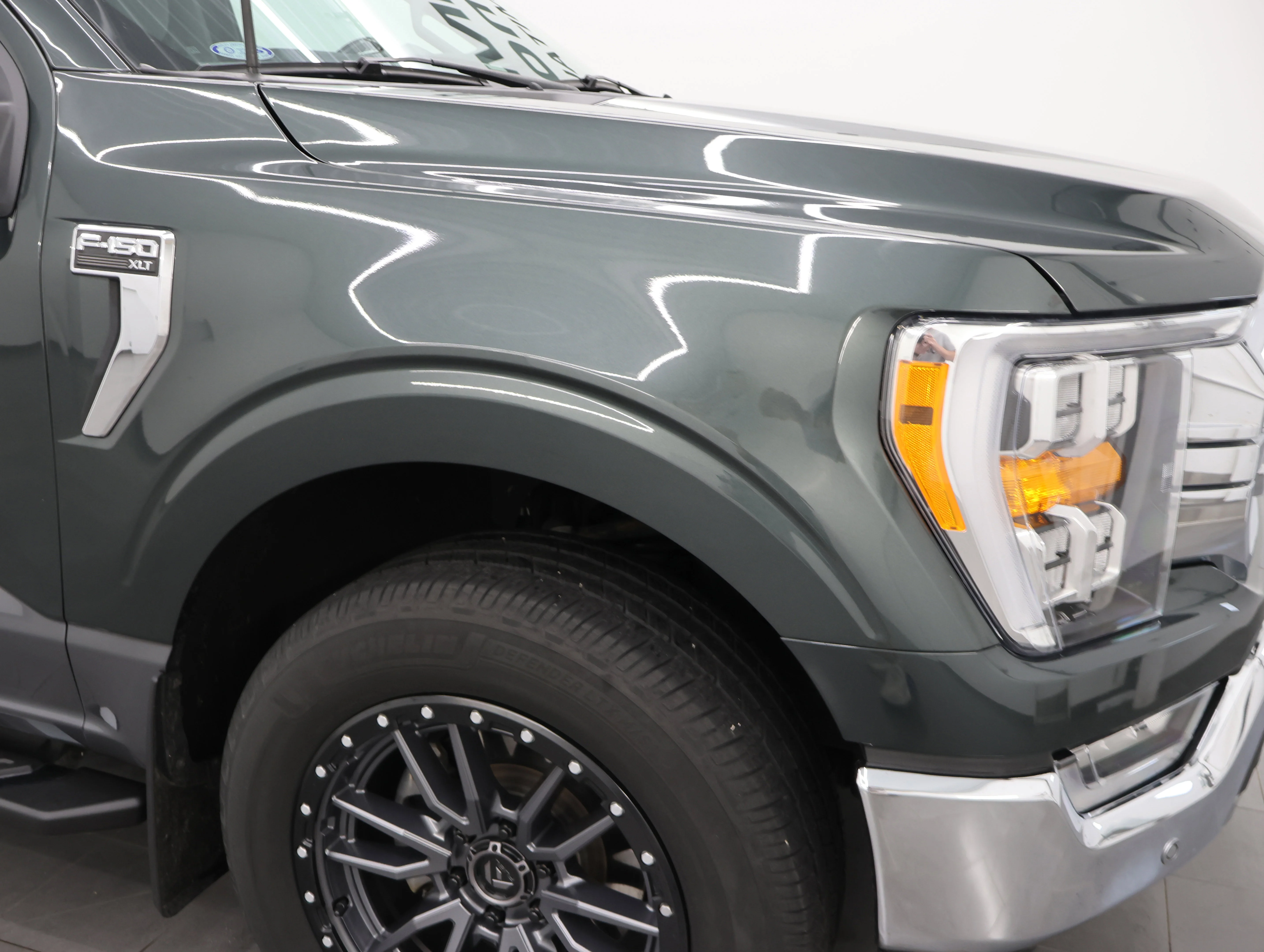 Used 2021 Guard Metallic Ford XLT image 26
