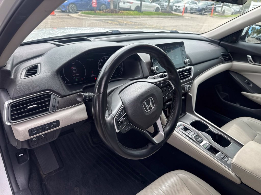 Used 2018 White Honda Touring 2.0T image 7