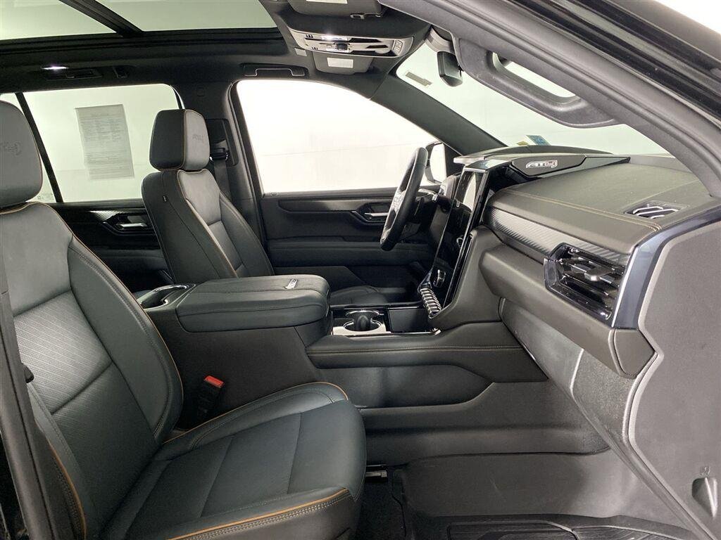 Used 2025 Onyx Black GMC AT4 image 33