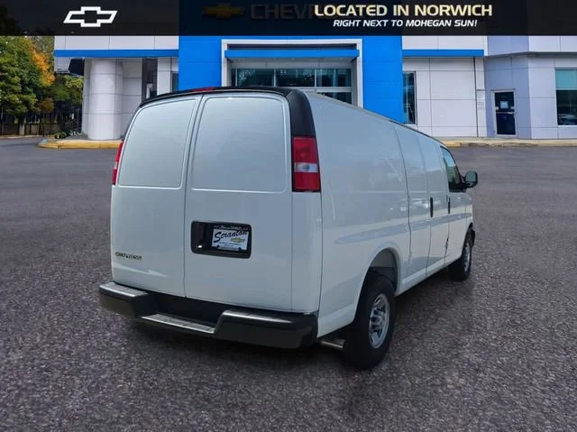 New 2026 Summit White Chevrolet WT image 30