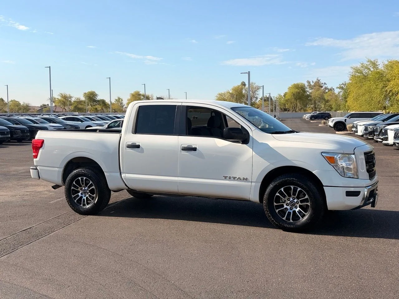 Used 2023 Glacier White Nissan SV image 5