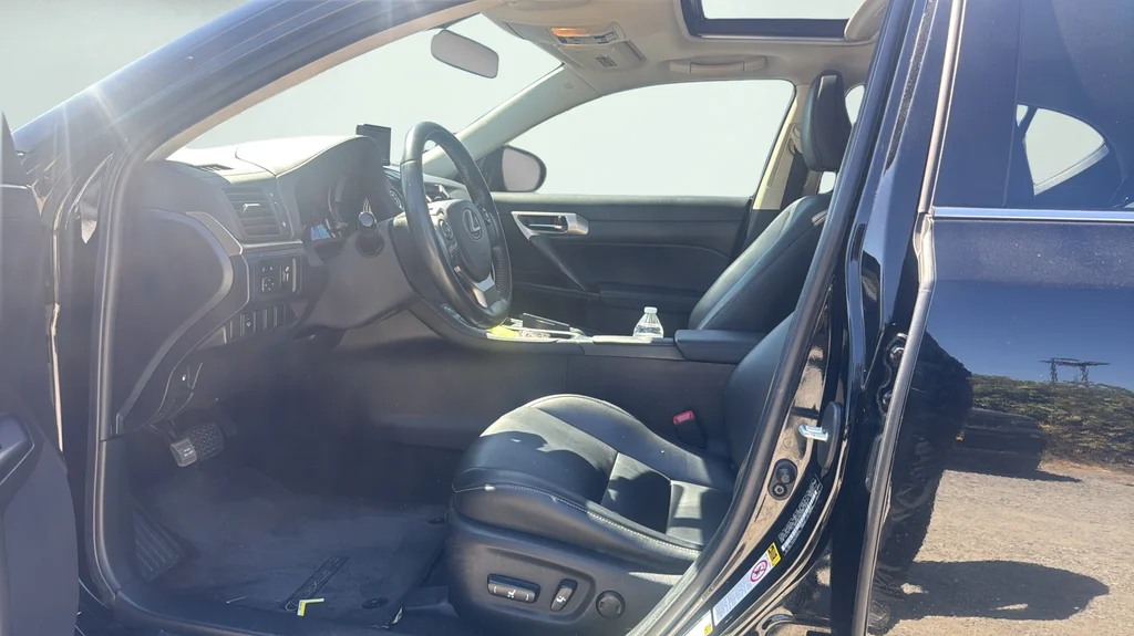 Used 2014 Black Lexus 200h image 16