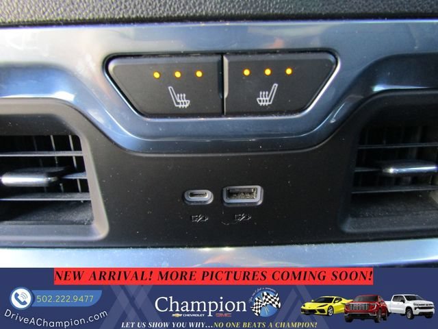 Used 2022 ONYX BLACK GMC SLT image 13