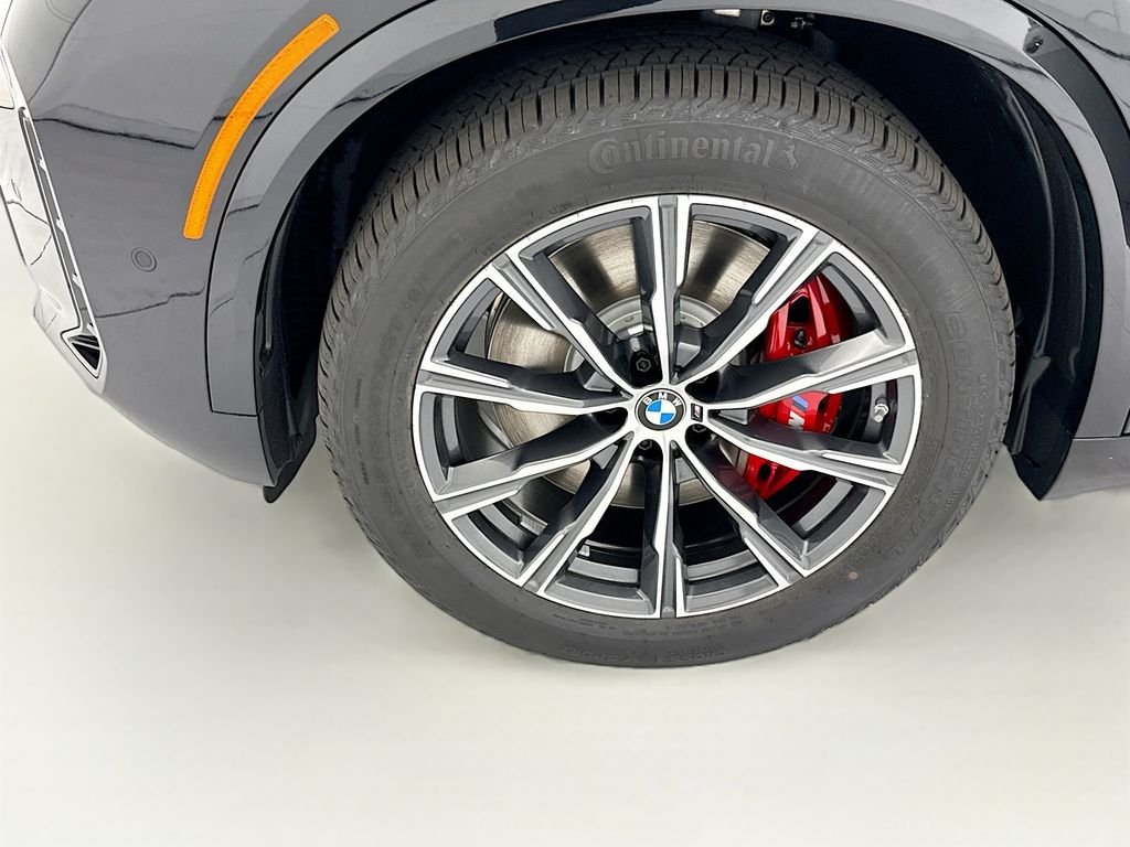 New 2026 Black Sapphire Metallic BMW xDrive50e image 29