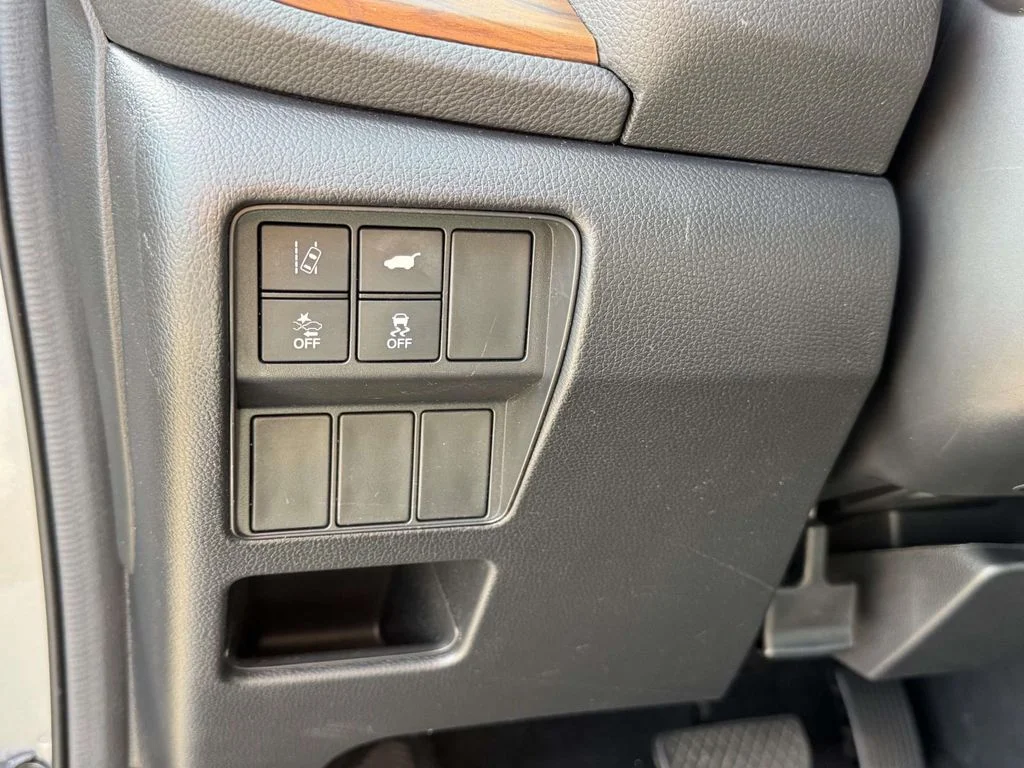 Used 2019 Silver Honda EX-L image 28