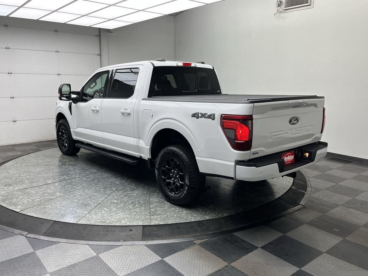 Used 2024 Oxford White Ford XLT image 2