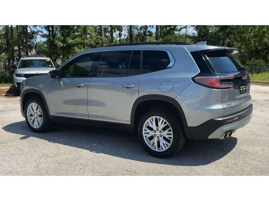 Certified Used 2024 Sterling Metallic GMC FWD Elevation image 6