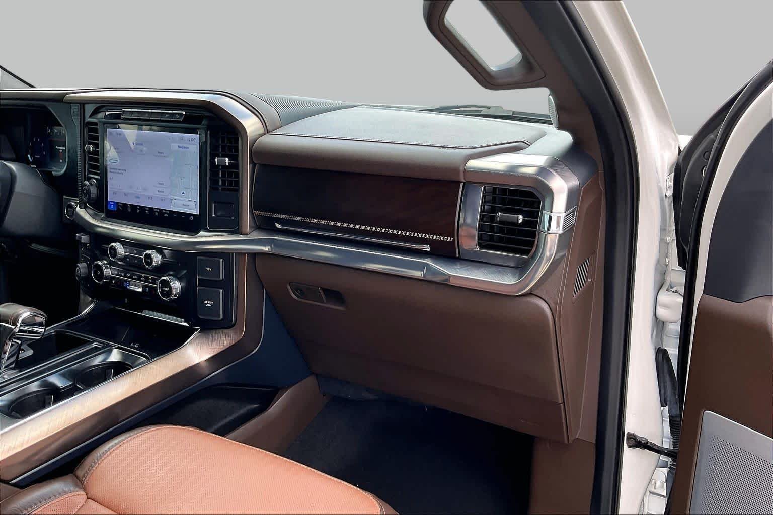 Used 2024 Star White Metallic Tri-Coat//Darkened Bronze Ford King Ranch image 19
