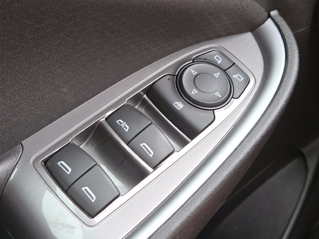 Used 2024 White Chevrolet LT image 27