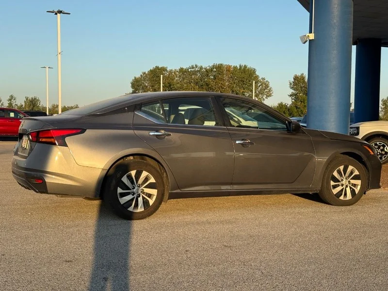 Certified Used 2025 Gun Metallic Nissan S FWD image 5