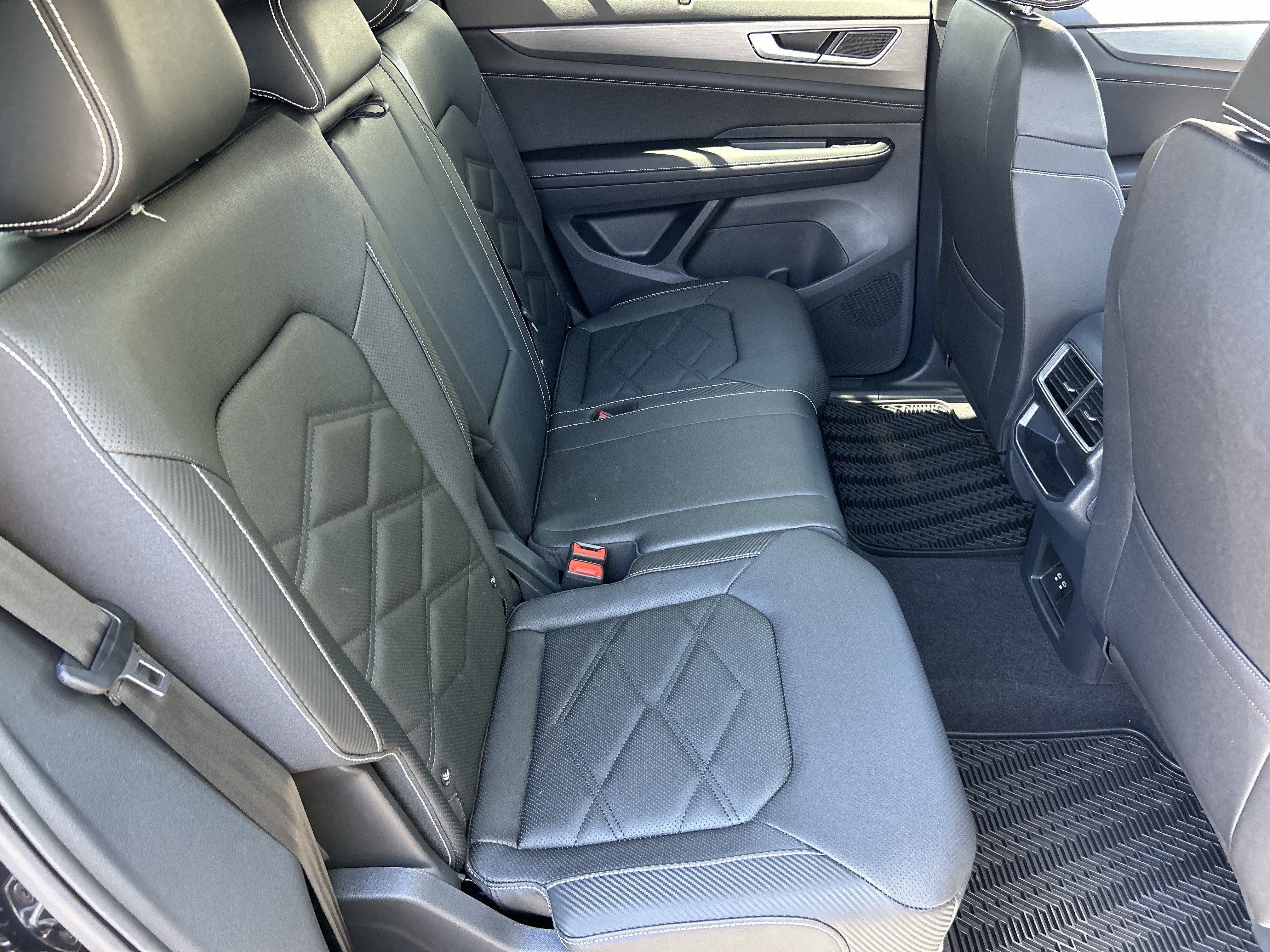 New 2026 Deep Black Pearl Volkswagen 2.0T SE w/Technology image 9