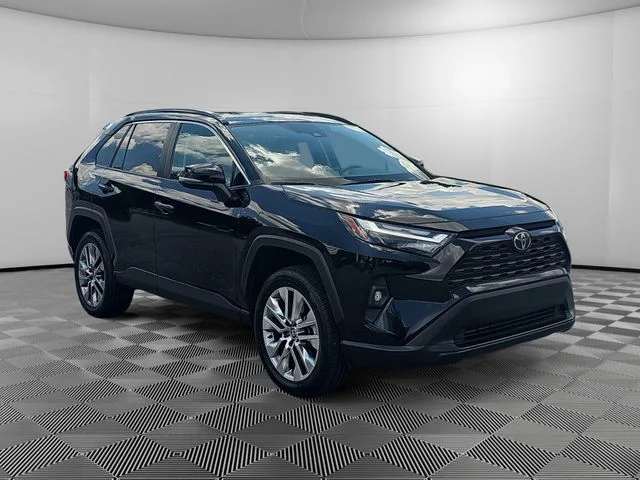Used 2023 Black Toyota XLE Premium image 6