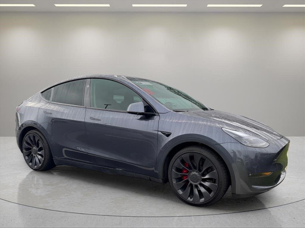 Used 2023  TESLA  image 5