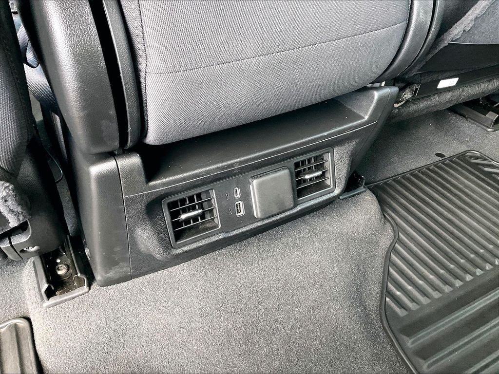 Used 2025 Summit White GMC Elevation image 26