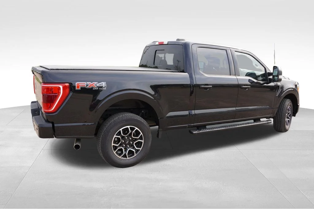 Used 2022 Black Ford XLT image 3