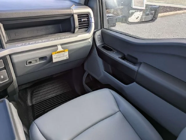 New 2027 Oxford White Ford F-250® XL image 17
