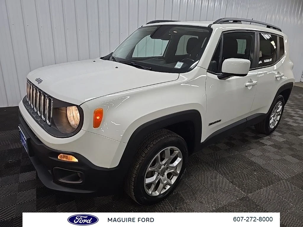 Used 2017 White Jeep Latitude image 10