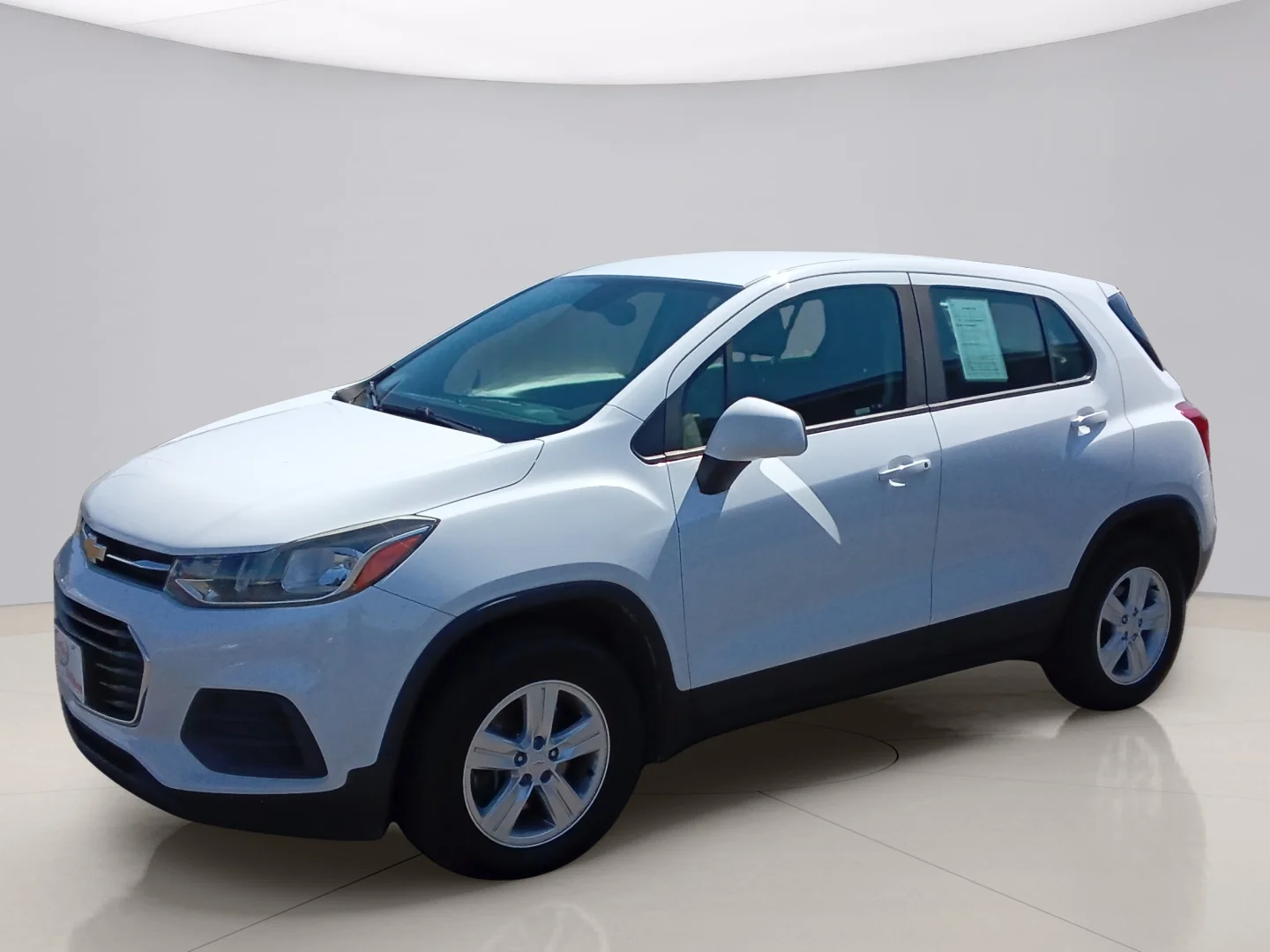 Used 2017 White Chevrolet LS image 3