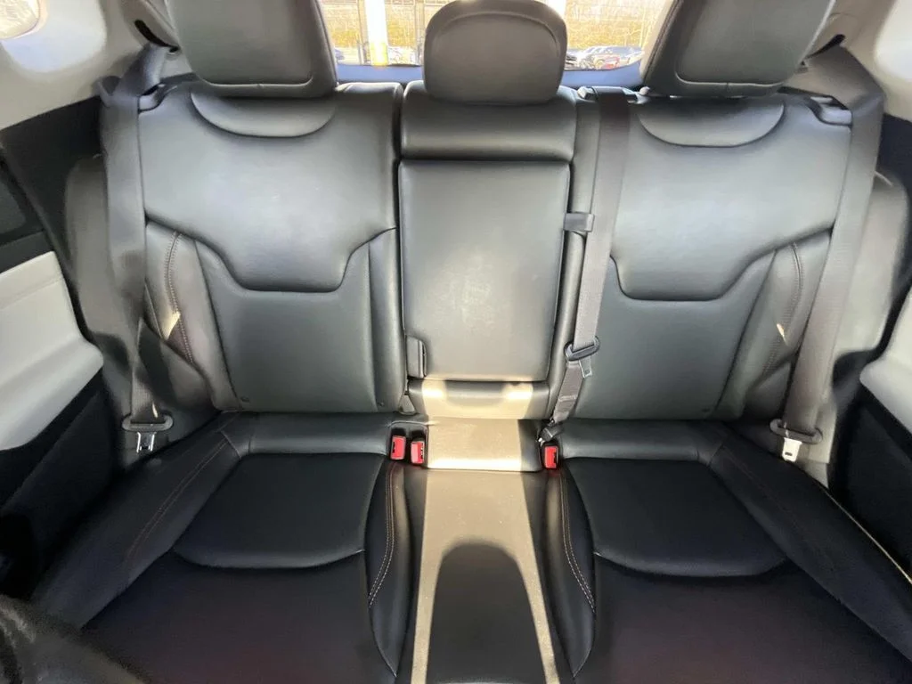 Used 2022 White Jeep Limited image 30