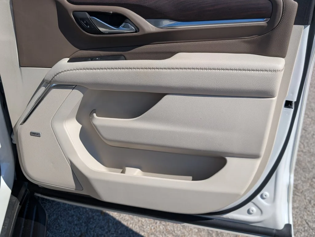 Used 2023 White GMC Denali image 42
