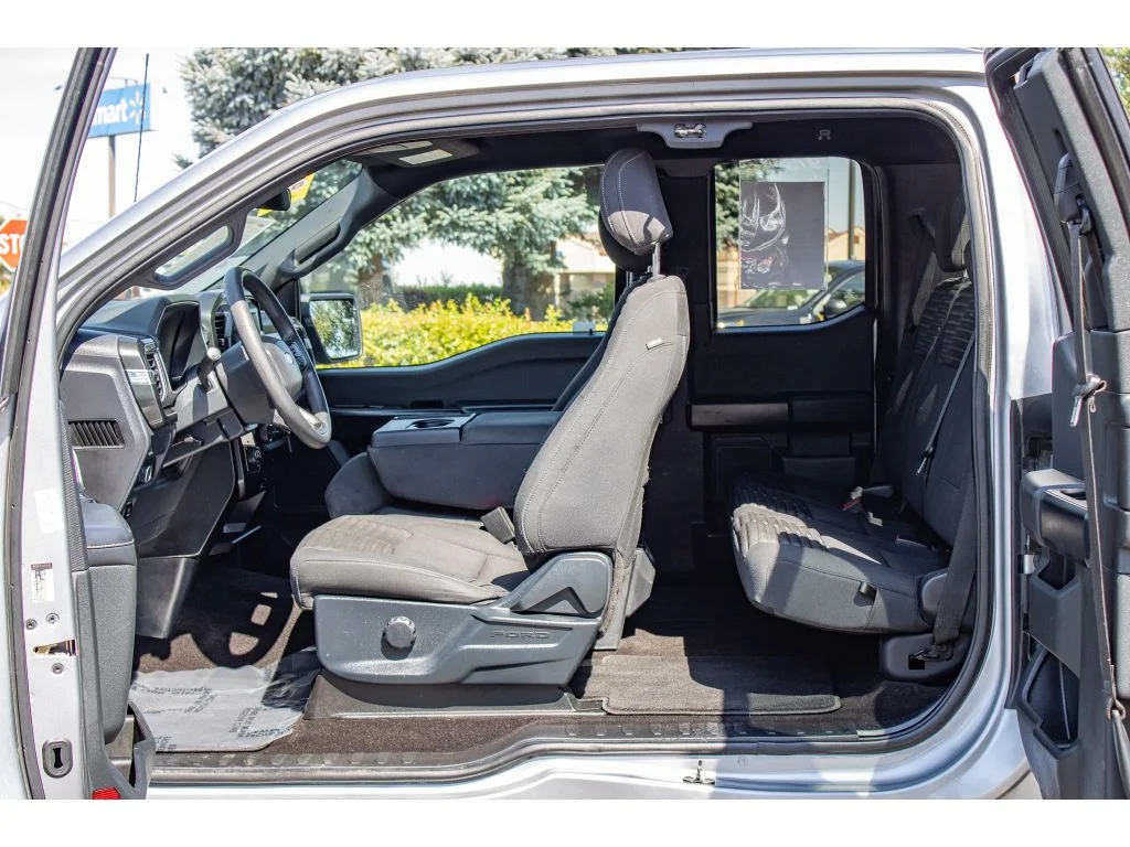 Used 2021 ICONIC SILVER METALLIC Ford XL image 15