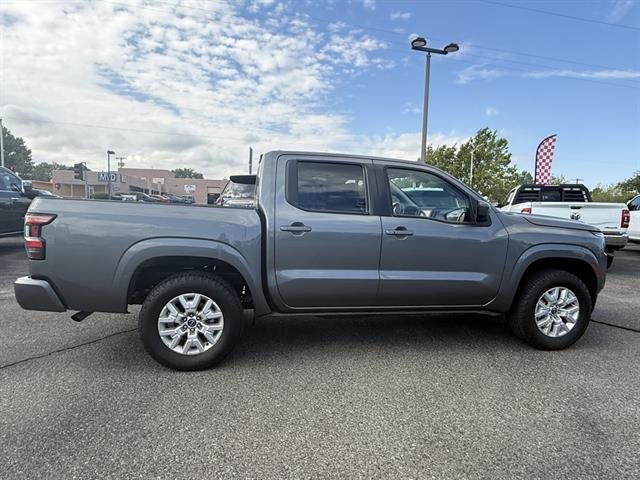 2024 Nissan Frontier SV photo 3