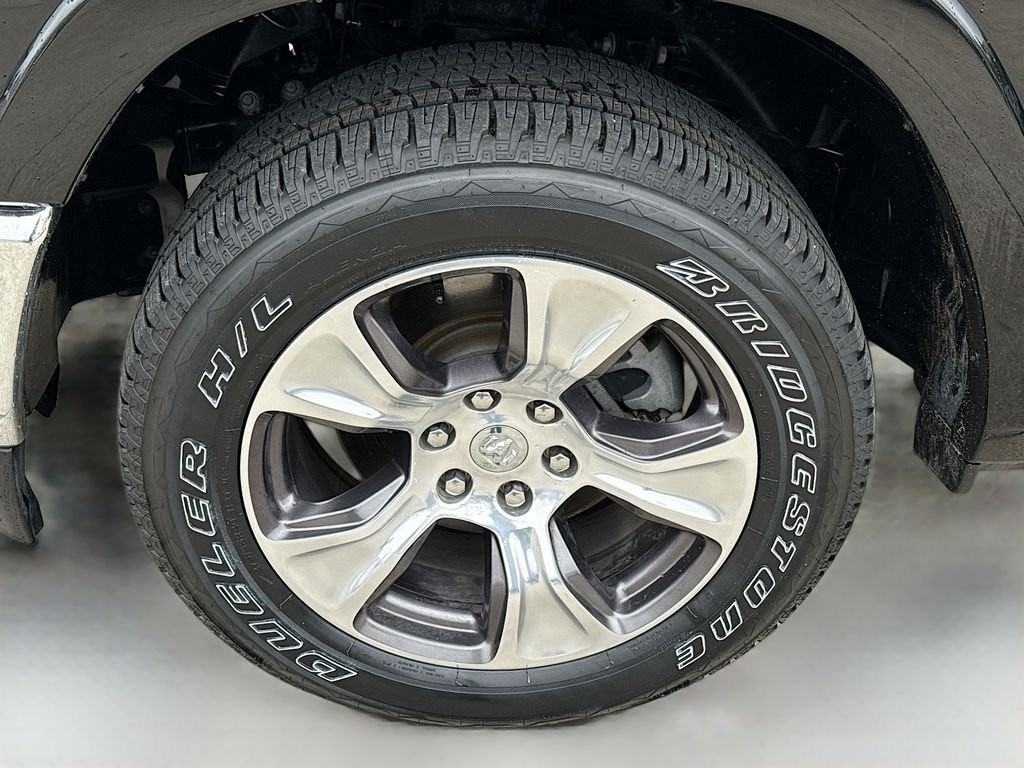 Used 2022 Diamond Black Crystal Pearlcoat Ram Laramie image 31