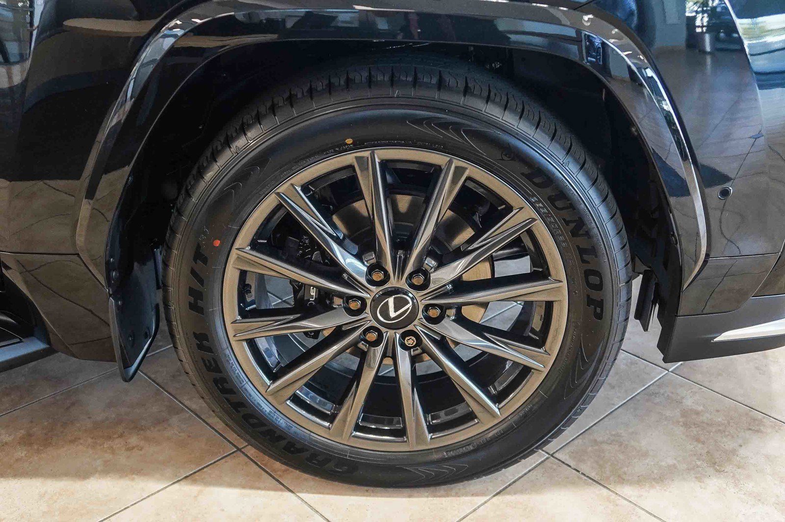 2026 Lexus LX 700h F-Sport - Photo 10