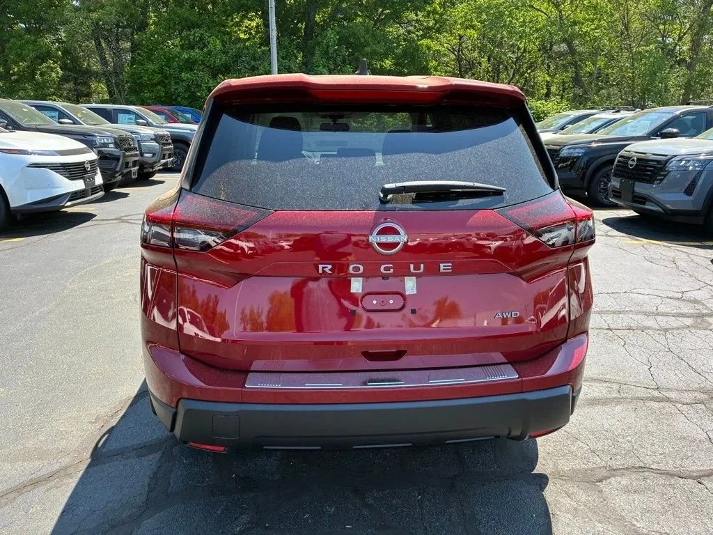 Used 2025 Red Nissan SV image 4