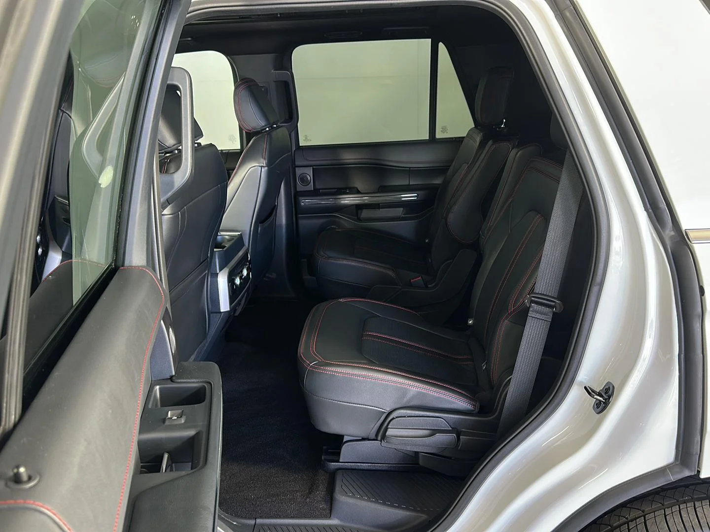 Used 2023 Oxford White Ford Limited image 21