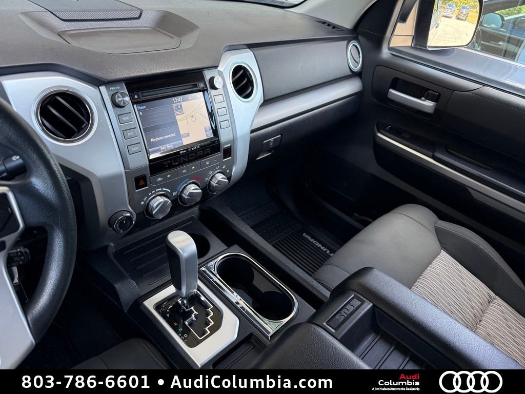 Used 2017 Silver Toyota SR5 image 27