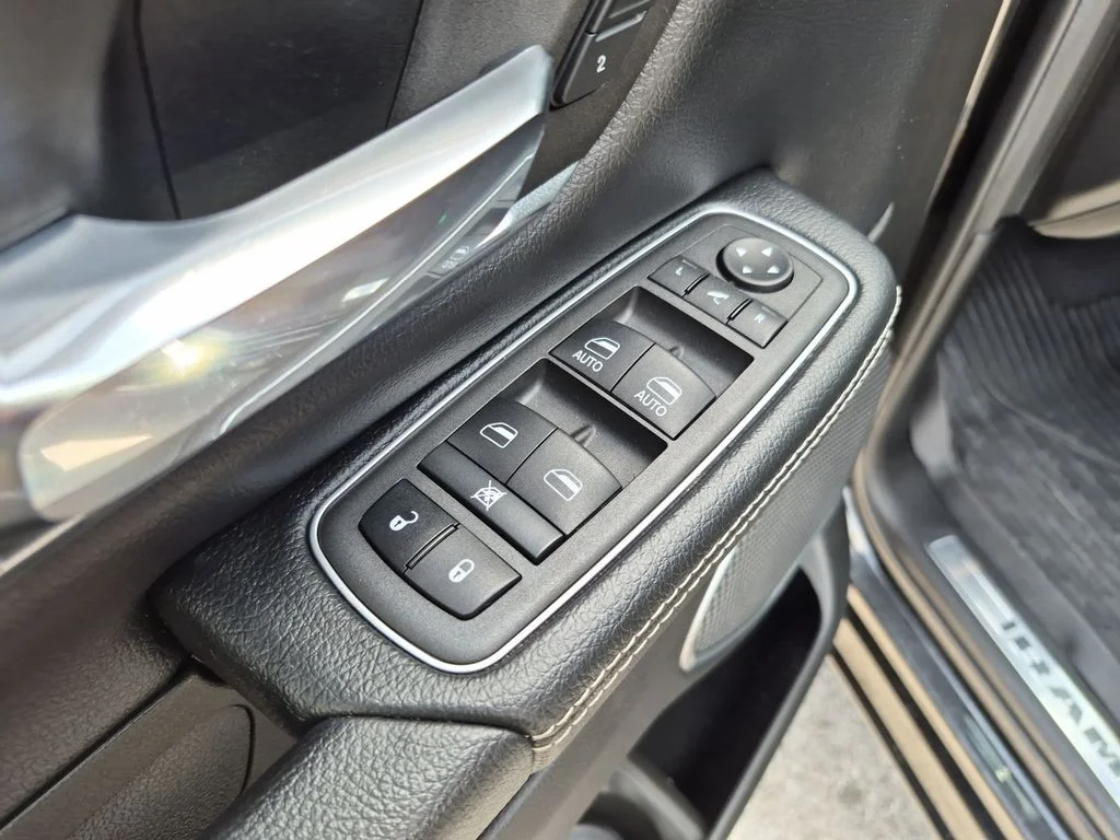 Used 2022 Black Ram Laramie image 20