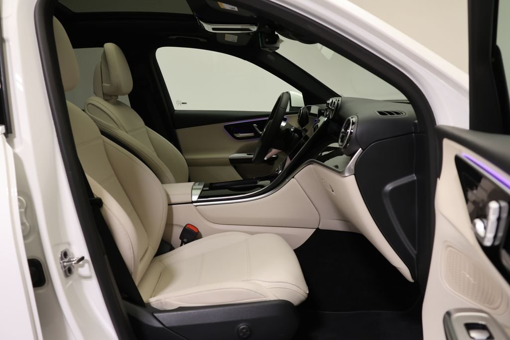 Certified Used 2026 Polar White Mercedes-Benz GLC 300 image 47