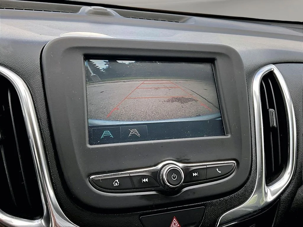 Used 2018 Silver Chevrolet LT image 18