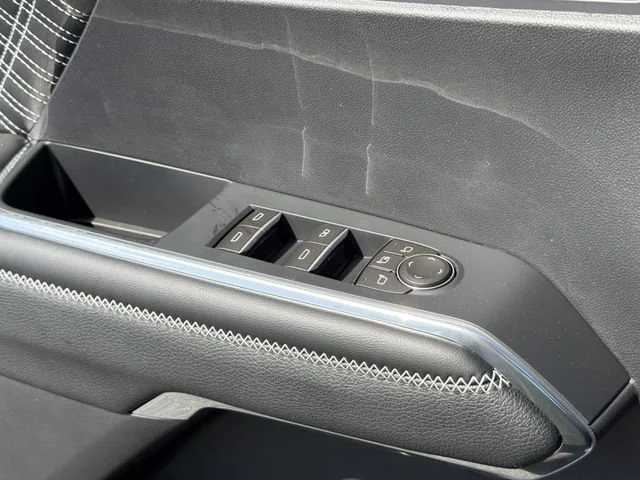 2026 GMC Acadia Denali - Photo 22