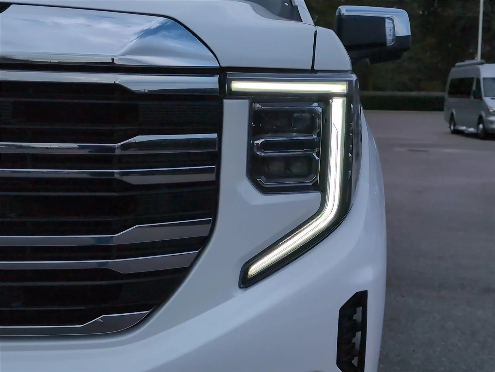 2026 GMC Sierra 1500 SLT - Photo 12