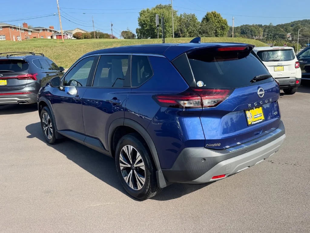 Used 2023 Blue Nissan SV image 5