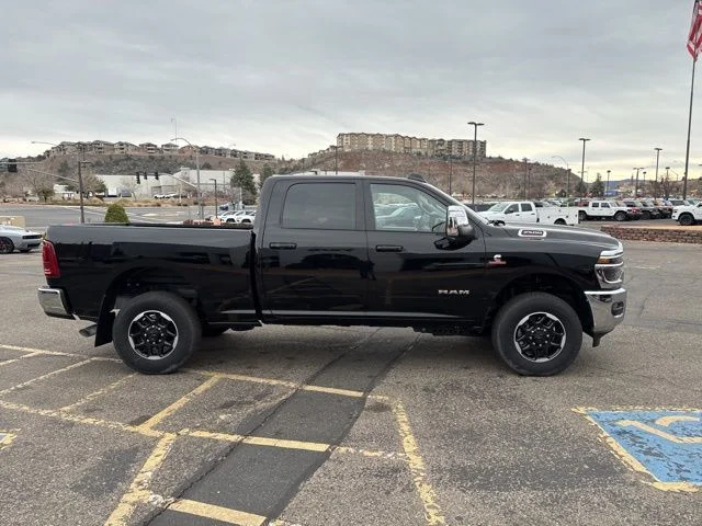 New 2026 Diamond Black Crystal Pearl-Coat Exterior Paint RAM Laramie image 5