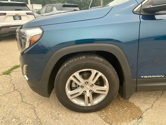 Used 2020 Blue GMC SLE image 36